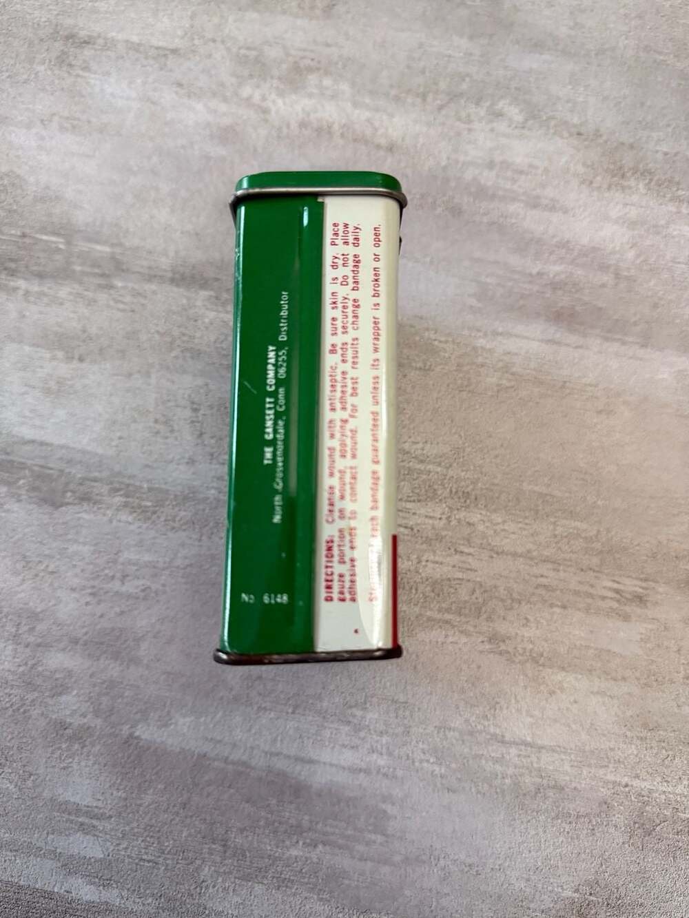 Vintage Hospital Brand Hurtless Plastic Strips 50 Assorted Bandages Tin No. 6148 - Picture 3 of 6